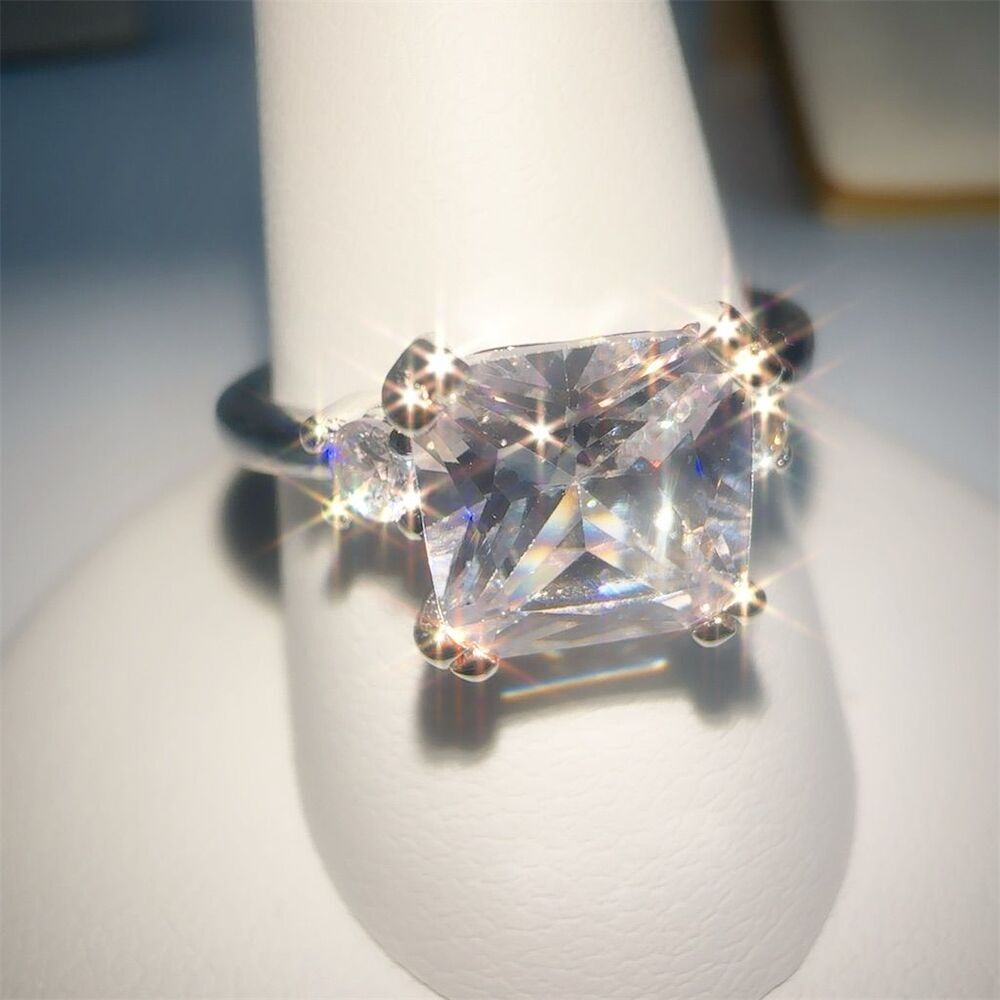 Silver Plated Cubic Zirconia Wedding Ring Size 8 - Picture 1 of 7